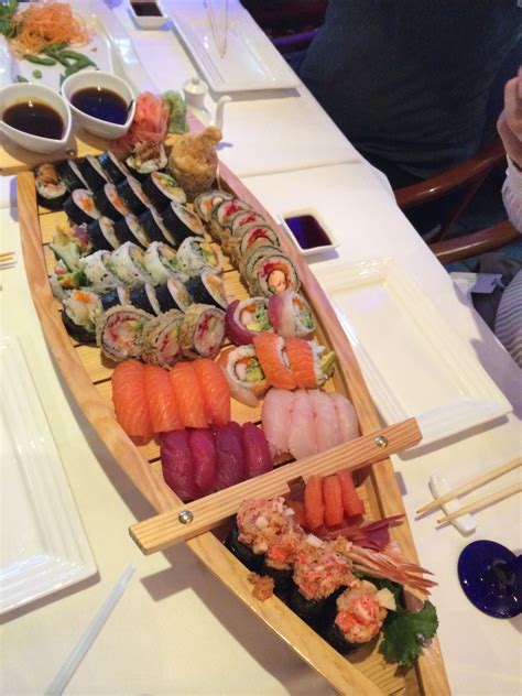 Mikasa sushi restaurant in Montreal | Delicacy food, Pretty food, Food ...