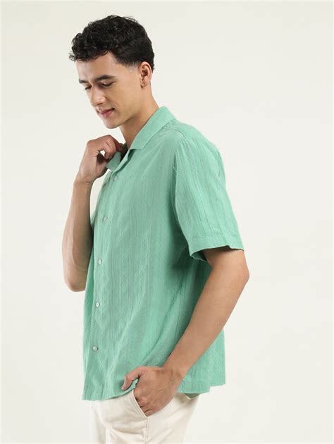 Men's Striped Spread Collar Shirt – Levis India Store