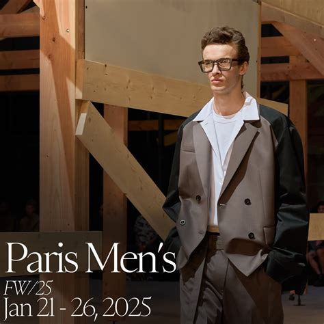 Paris, Milan, London, New York Fashion Week calendars : Fashion Show ...