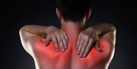 अपर/थोरेसिक बॅक पेन झाल्यास करा या स्ट्रेचिंग एक्सरसाईज, वेदना होतील ...