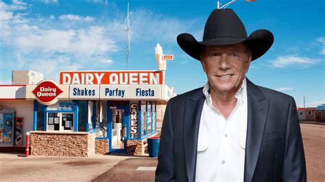 George Strait Takes a Photo With Starstruck Dairy Queen Staff