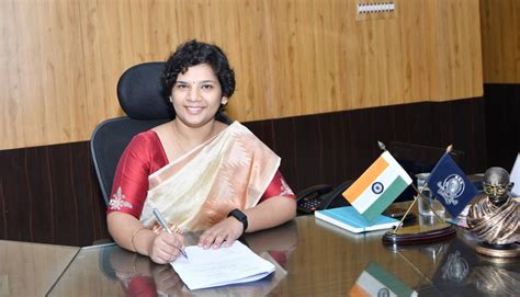 அனைத்து அதிகாரிகளையும் ஒருங்கிணைத்து அரசு திட்டங்கள் செயல்படுத்தப்படும் ...