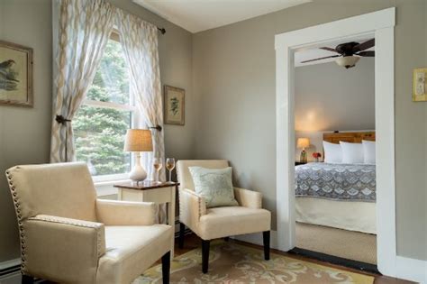 SQUAM LAKE INN (Holderness) - Inn Reviews, Photos, Rate Comparison ...