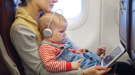 Flying with kids under two | Jetstar