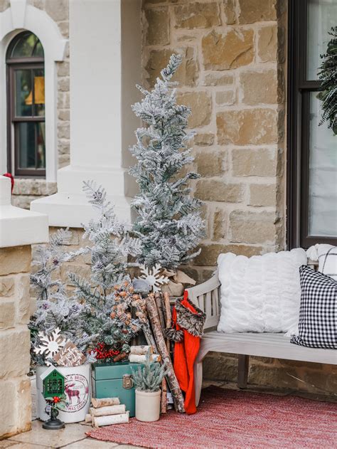 10 Jaw-Dropping Holiday Patio Decorating Ideas to Wow Your Guests
