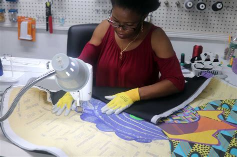 Thread Painting Scenery by Machine 的图像结果