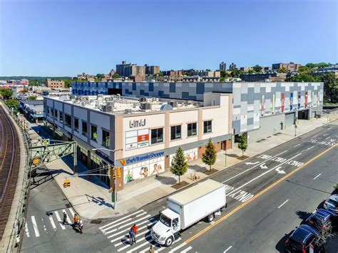 Broadway Plaza Outparcel, Bronx, NY 10463 - Retail Space | Regency Centers