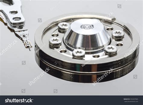 Hard Drive Inside a Computer 的图像结果