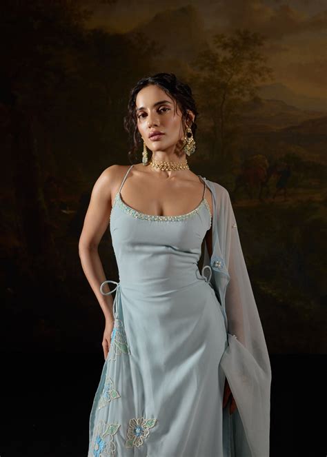 Raaya Baby Blue Hand-Embroidered Sleeveless Suit – Lea Clothing Co.