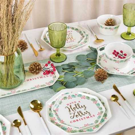 12 Enticing Christmas Table Decor Ideas | Nestasia