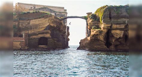Mystery of Gaiola, the cursed island in Italy, Naples - TimesTravel