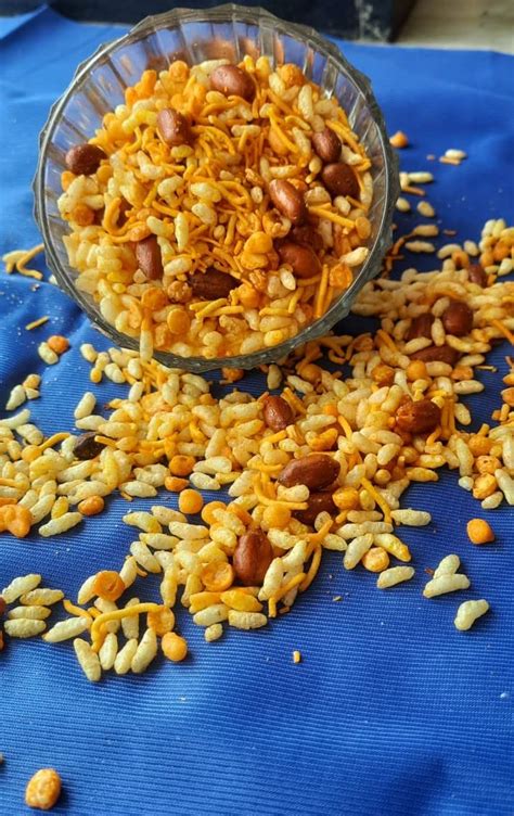 Kolhapuri Bhadang (Bhel) | Spicy Puffed Rice Muri Snack with Peanuts ...
