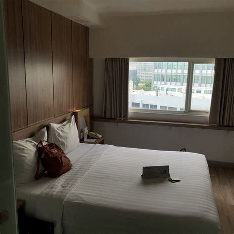 WHIZ HOTEL CIKINI (Jakarta) - Hotel Reviews, Photos, Rate Comparison ...