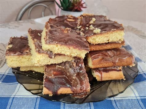 Песочный пирог со сгущенкой и шоколадной глазурью - рецепт приготовления