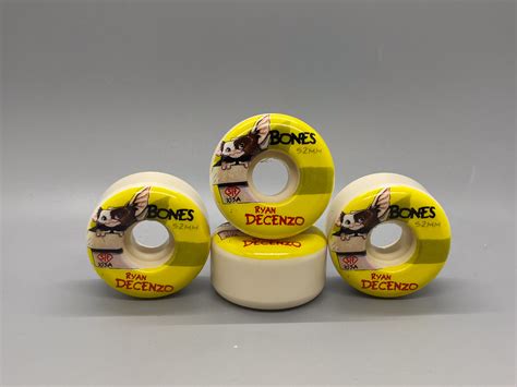 Bones STF Ryan Decenzo 52mm - Ghost Boards