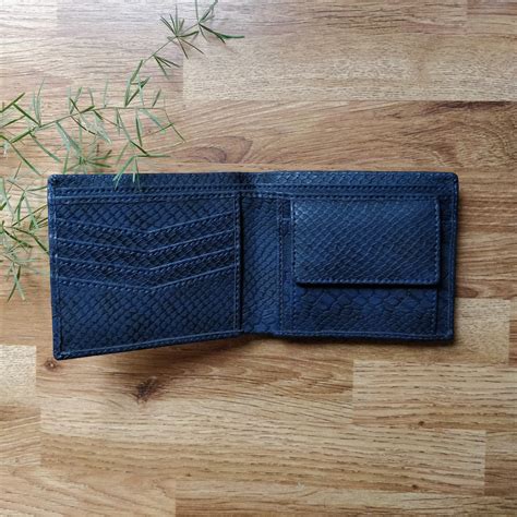 Classic RFID Vegan Wallet for Men with Coin Pocket (Navy Blue Croc ...