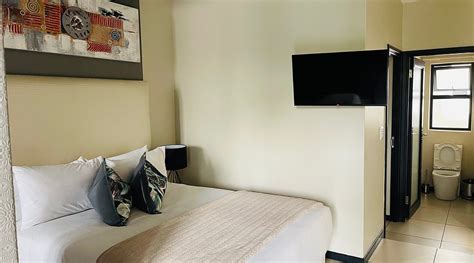 CAG THE VANTAGE ROSEBANK (Johannesburg) - Specialty Inn Reviews, Photos ...