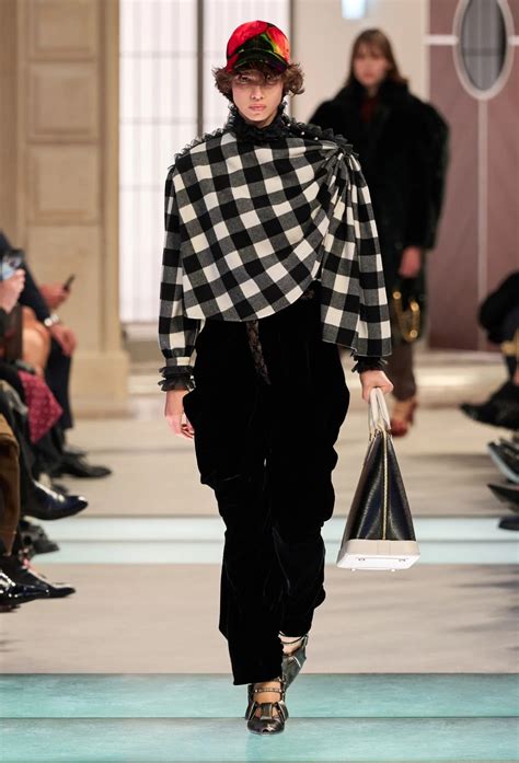 Conservative Fashion 的图像结果