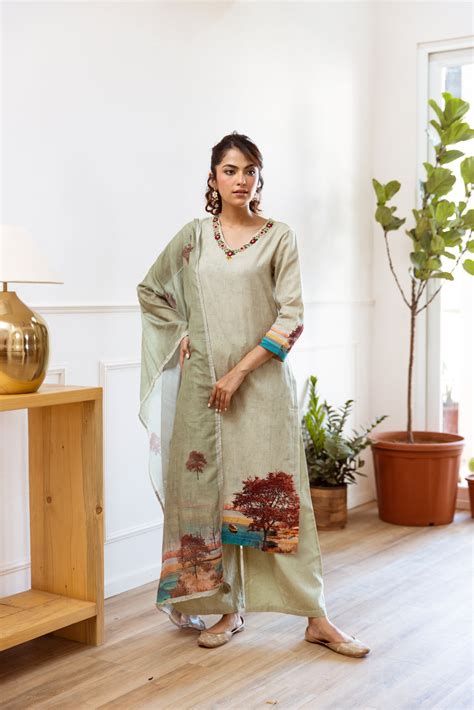Nehamta: Designer Ethnic Wear for Women | Finest Collections in India