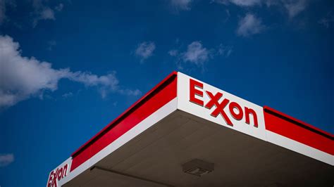Exxon (XOM) Jumps As It Becomes Billionaires' Top Oil Stock