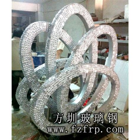 方圳公司为兰州天源温泉大酒店制作玻璃钢水钻雕塑 - 方圳玻璃钢