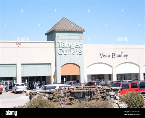Branson mall Banque de photographies et d'images à haute résolution - Alamy