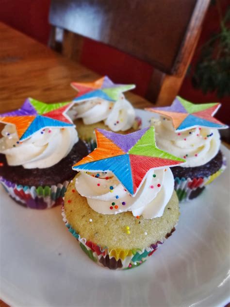 Pinata Cupcakes 的图像结果