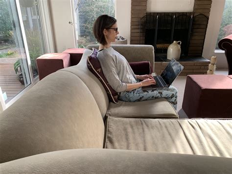 Best Sofa Positions 的图像结果