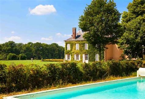 CHATEAU DES LUTZ (Daon) - B&B Reviews, Photos, Rate Comparison ...