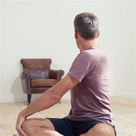 Men's Gentle Yoga T-Shirt - Plum | Yoga Clothes for Men | Decathlon