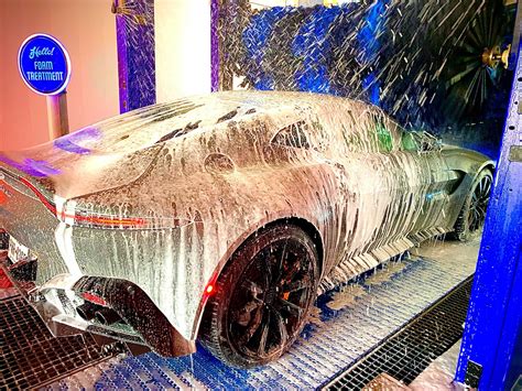 Hello! Deluxe Car Wash | Full Service Car Wash