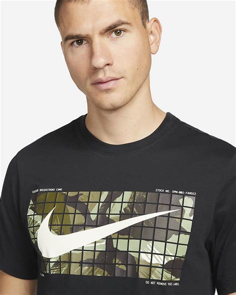 Nike Dri-FIT Men's Camo Fitness T-Shirt. Nike IN