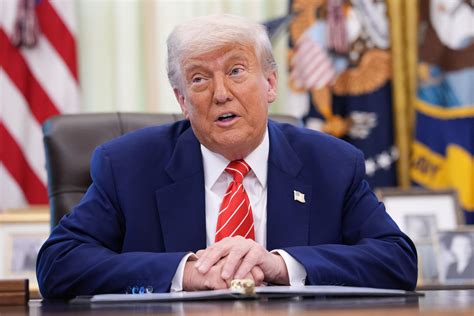 4 Times Donald Trump Was Spotted Golfing Without Alleged Makeup – Head ...