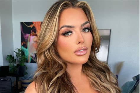 Mandy Rose's Instagram, Twitter & Facebook on IDCrawl