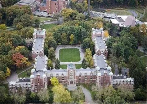 2018年美国最好的公立大学 - 知乎