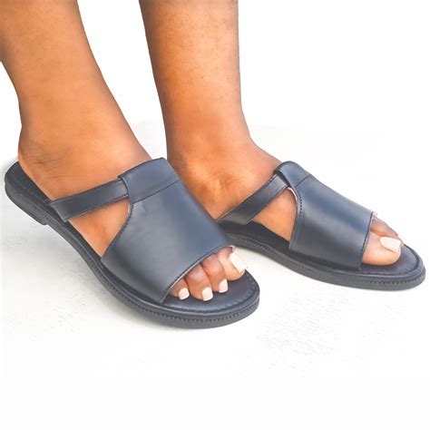 Leather Slippers Black - Sebaa
