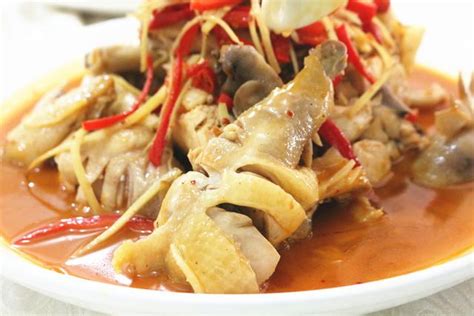 大厨教你湘菜之首“东安鸡”家庭式做法，酸辣细嫩，香气四溢