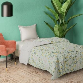 Buy Comforters For Bed Online At Prices From Rs. 1799 - Home Centre