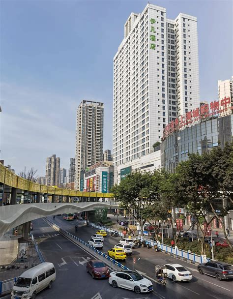南坪上海城商圈钢结构弧形天桥-重庆友杰钢结构有限公司