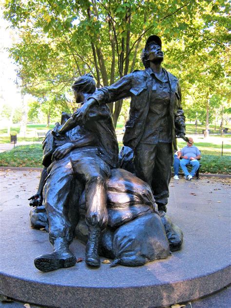 Nurses with the fallen, Viet Nam War Memorial, On the Mall, Washington ...