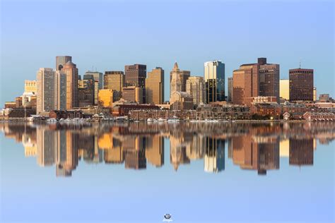 Local Color Logo 的图像结果