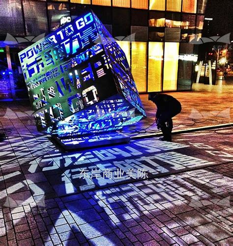 商业美陈大型金属不锈钢镂空雕塑工程商场广场人头艺术装置发光-阿里巴巴