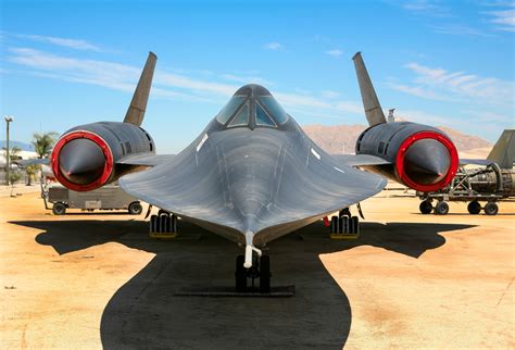 Why Was The Lockheed SR-71 Blackbird So Hard To Fly?