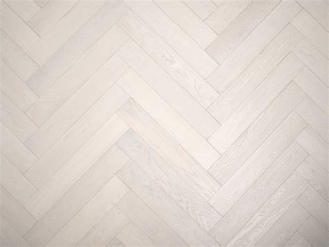 Latteo HB European Oak Engineered Hardwood Flooring - Villagio Wood Floors