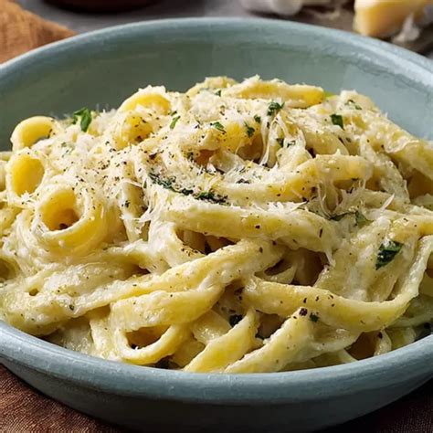 Creamy Garlic Pasta - Easy & Flavorful One-Pot Recipe - Yummy Temple