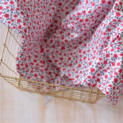 Tissu fleurs rouges | popeline coton - A&A Patrons