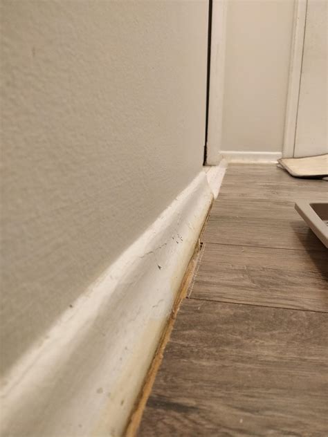 How To Fill Large Gap Between Floor And Baseboard | Floor Roma