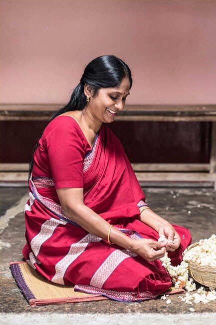 Yali Store Gives Centrestage To The Pride & Dignity Of Weavers | Grazia ...