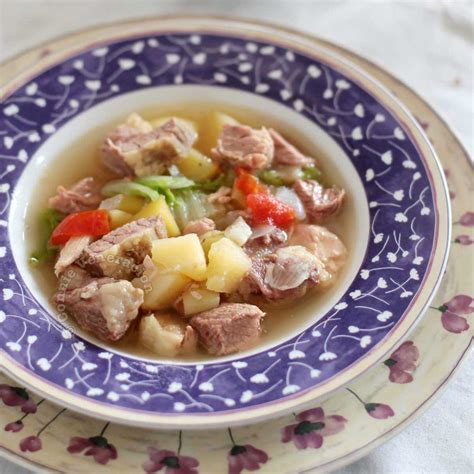 Slow cooker corned beef and cabbage soup