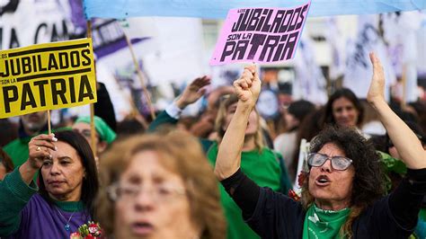 Protesters urge reform as Argentina considers welfare emergency bill